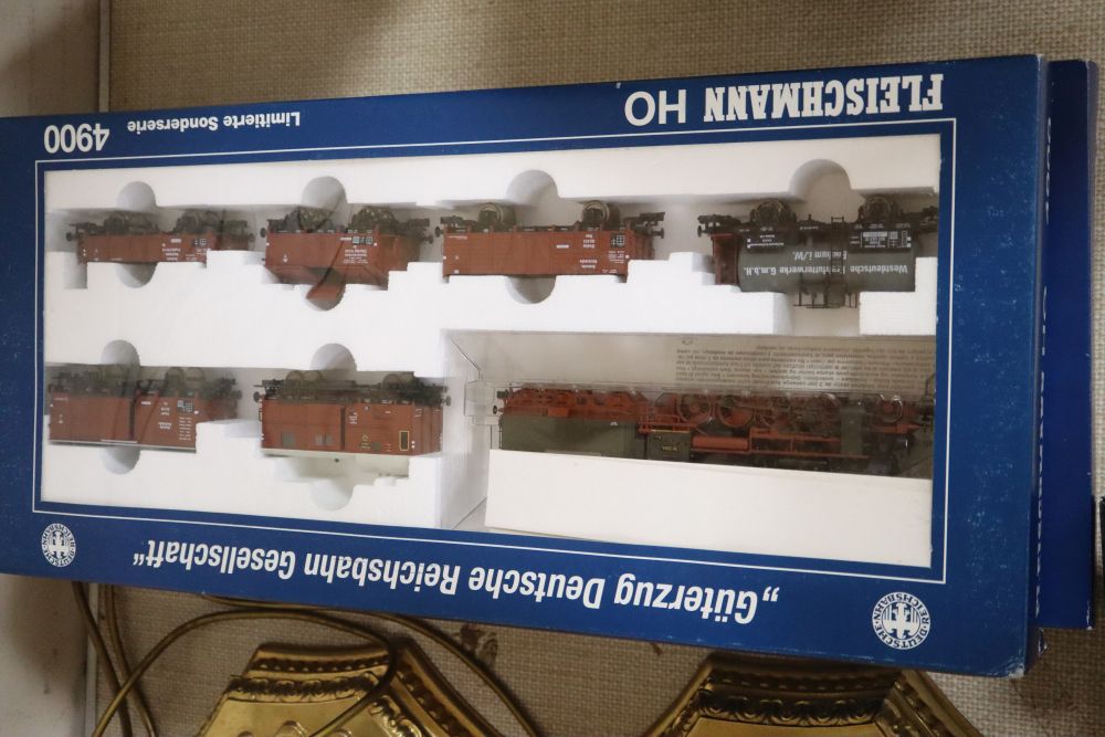 Fleischmann boxed HO train sets: 4900, 4901, 4902 and 874904